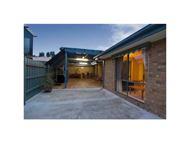 19 Cromford Crescent, Narre Warren South VIC 3805