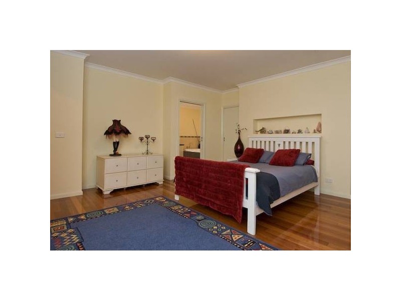 5 Holly Green Court, Narre Warren North VIC 3804