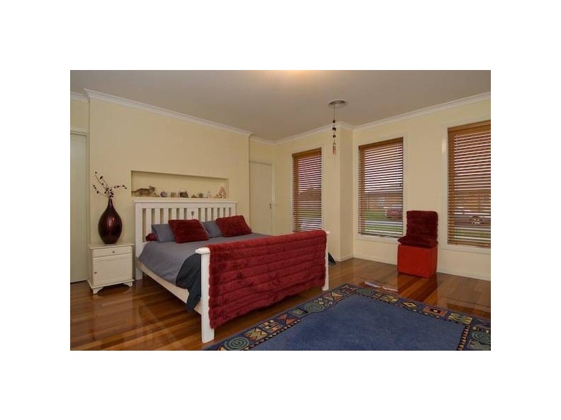 5 Holly Green Court, Narre Warren North VIC 3804