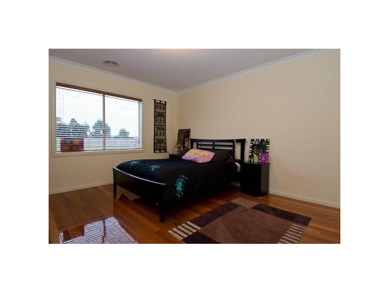 5 Holly Green Court, Narre Warren North VIC 3804