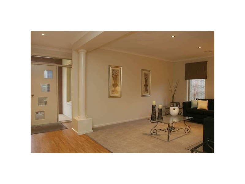 6 Lucerne Cirscuit, Pakenham VIC 3810