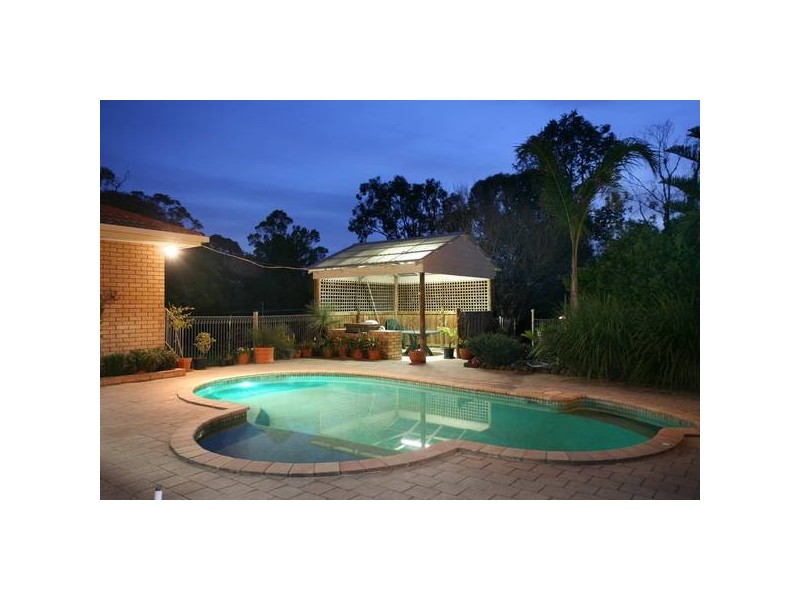 11 Sylvanwood Crescent, Narre Warren VIC 3805