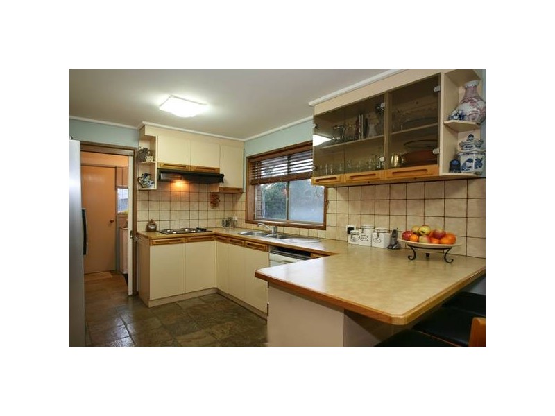 11 Sylvanwood Crescent, Narre Warren VIC 3805