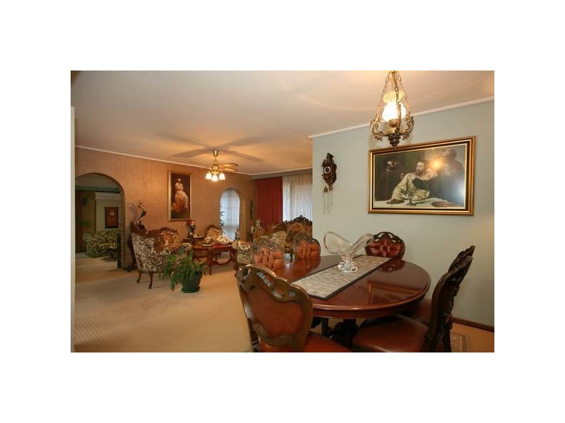 11 Sylvanwood Crescent, Narre Warren VIC 3805