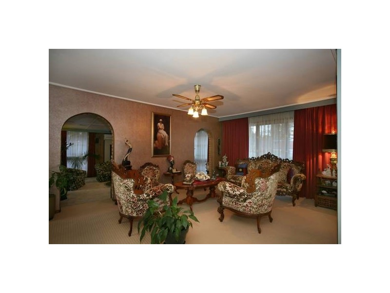 11 Sylvanwood Crescent, Narre Warren VIC 3805