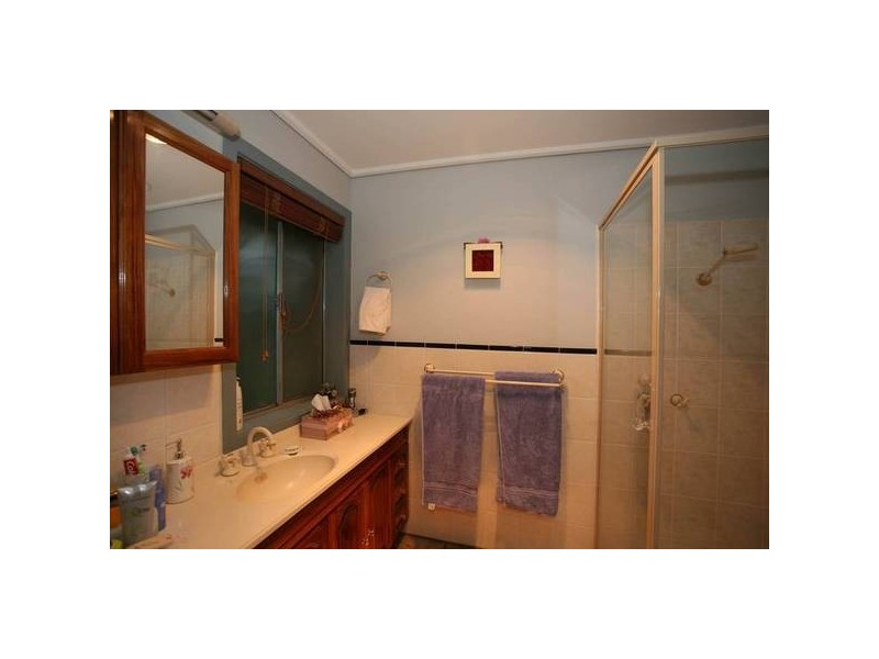 11 Sylvanwood Crescent, Narre Warren VIC 3805