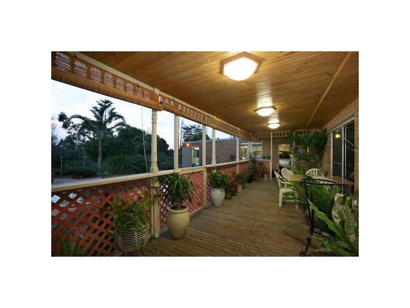 11 Sylvanwood Crescent, Narre Warren VIC 3805