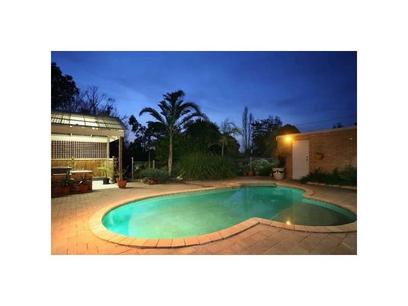 11 Sylvanwood Crescent, Narre Warren VIC 3805