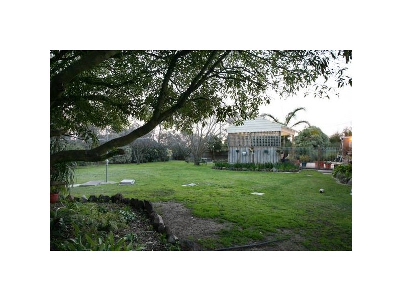 11 Sylvanwood Crescent, Narre Warren VIC 3805