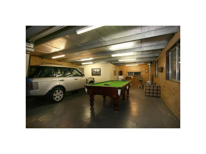 11 Sylvanwood Crescent, Narre Warren VIC 3805