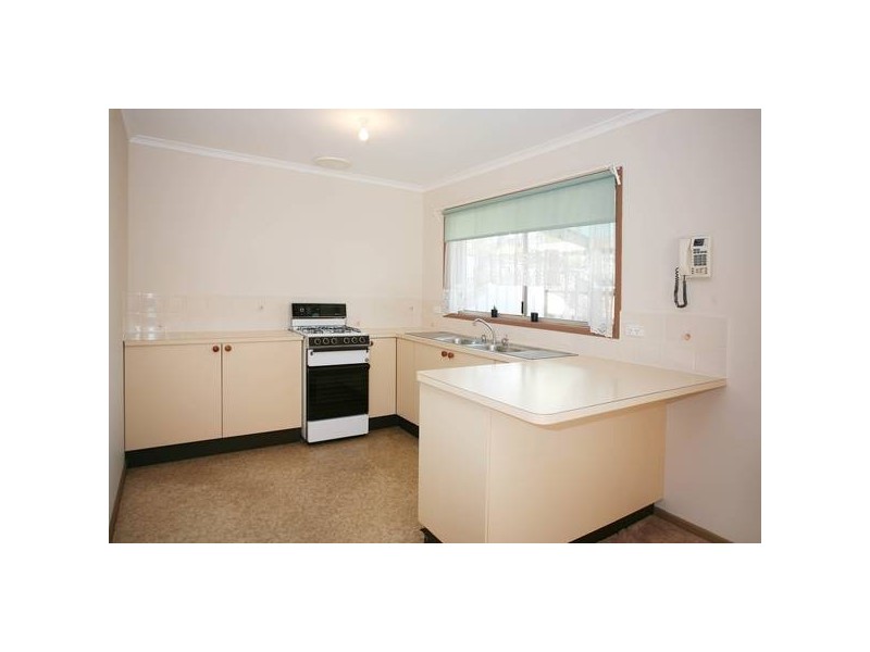 2/8 Aurea Court, Narre Warren VIC 3805