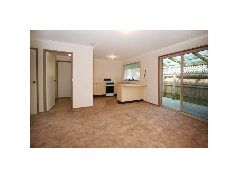 2/8 Aurea Court, Narre Warren VIC 3805