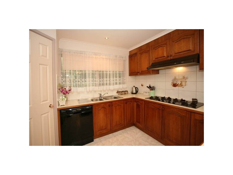 8 Buckingham Close, Narre Warren VIC 3805