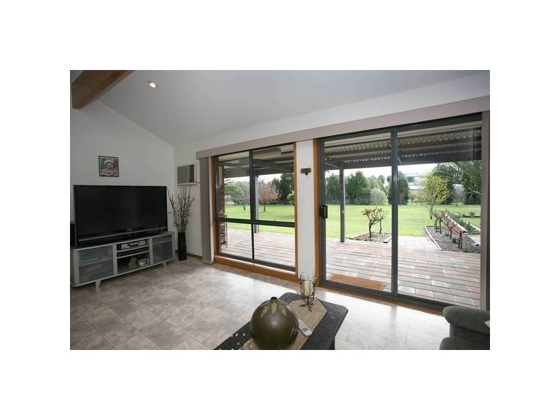 299 Belgrave Hallam Road, Narre Warren North VIC 3804