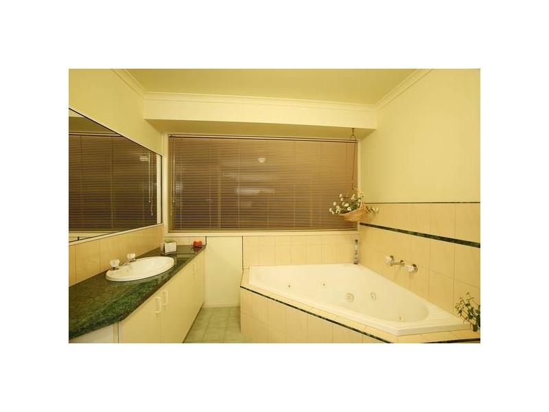 8 Daisy Court, Narre Warren South VIC 3805