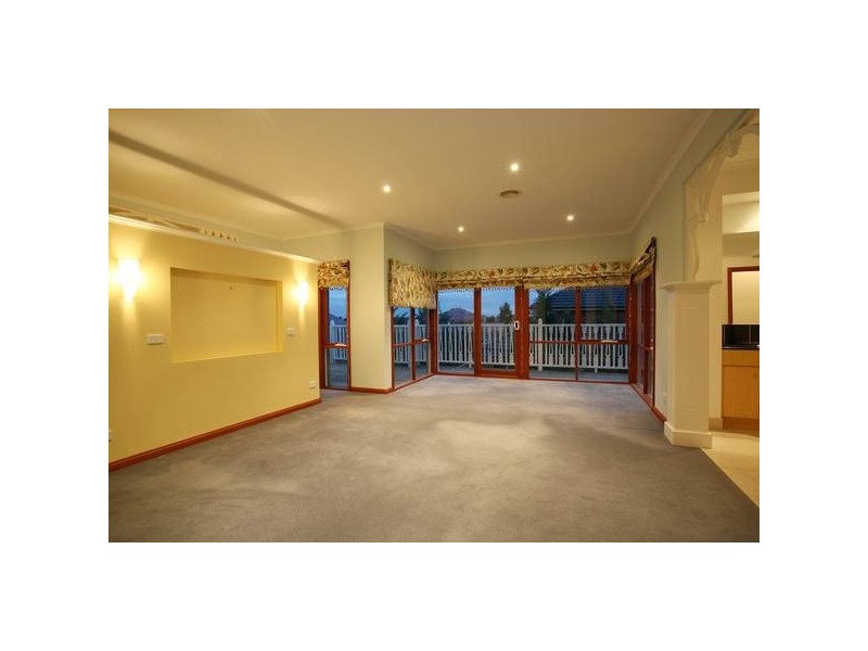 58 Berwick Springs Promenade, Narre Warren South VIC 3805