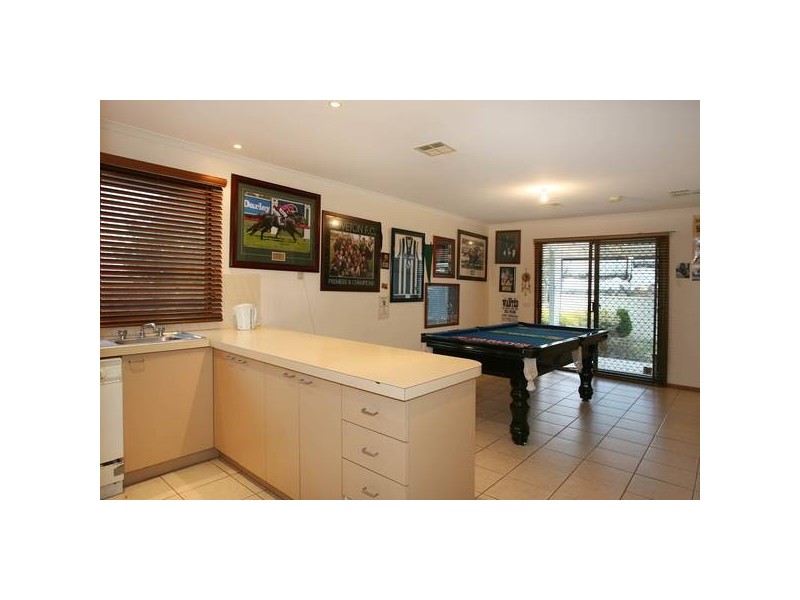 17 George Chudleigh Drive, Hallam VIC 3803