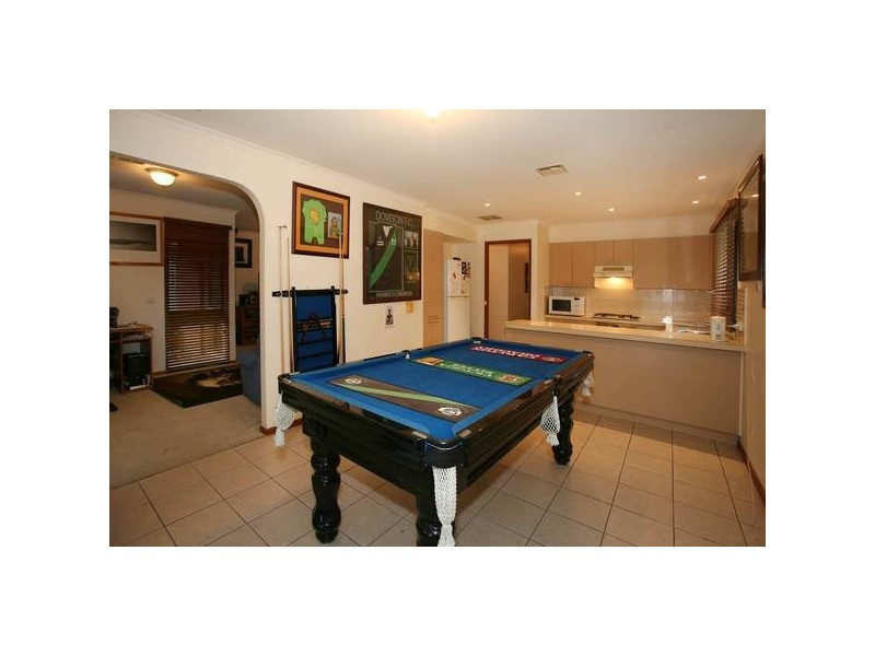 17 George Chudleigh Drive, Hallam VIC 3803