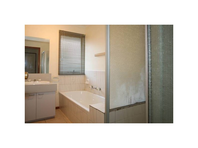 17 George Chudleigh Drive, Hallam VIC 3803