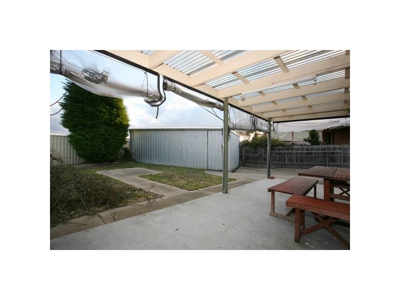 17 George Chudleigh Drive, Hallam VIC 3803