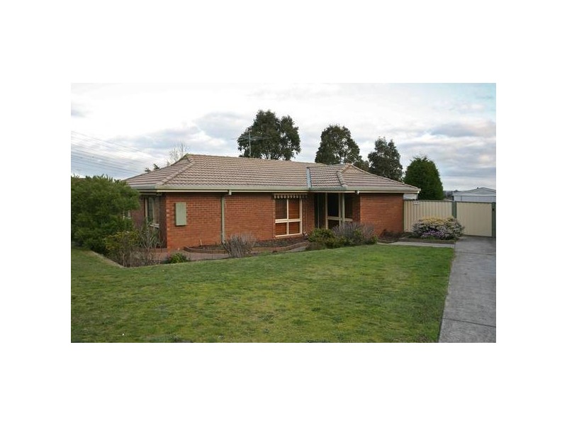 17 George Chudleigh Drive, Hallam VIC 3803