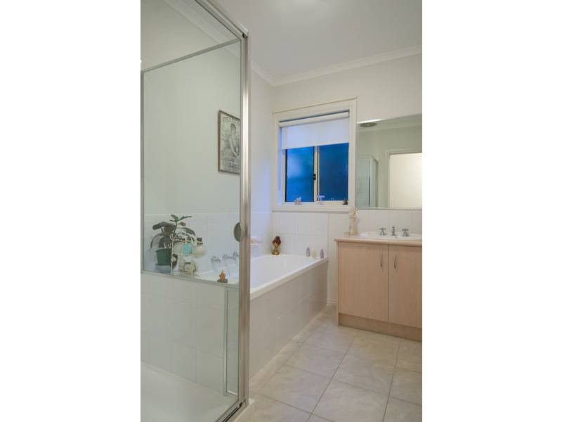 1 Carabeen Way, Lyndhurst VIC 3975