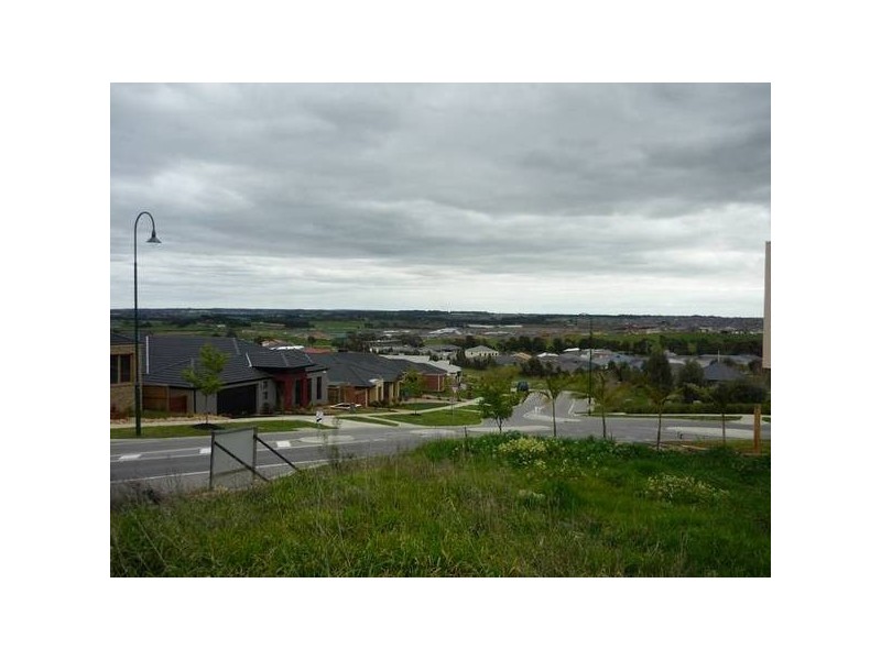 446 Viewgrand Drive, Berwick VIC 3806