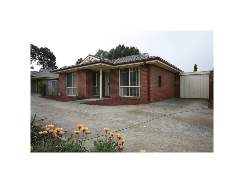 2/63 Cheviot Avenue, Berwick VIC 3806