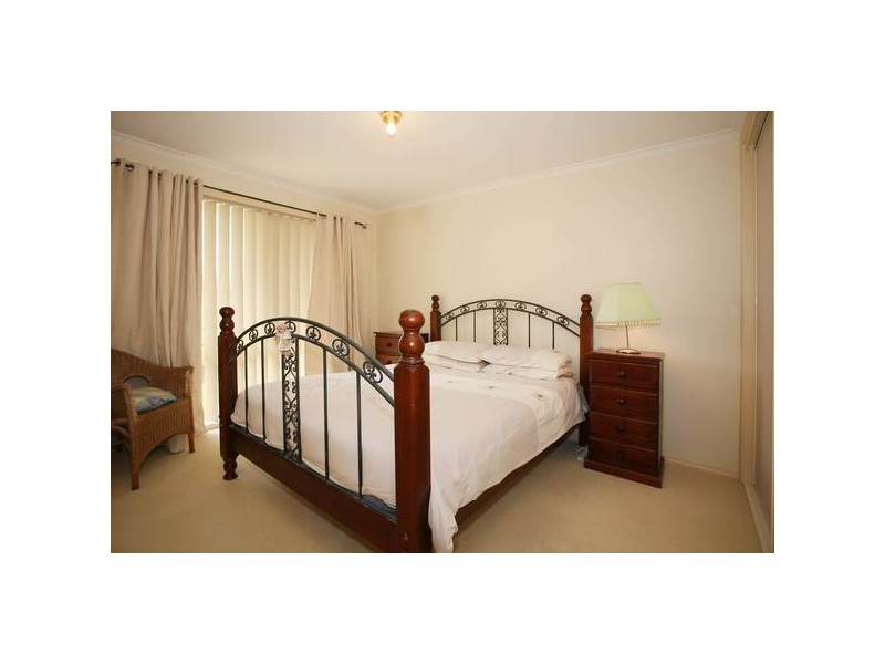 2/63 Cheviot Avenue, Berwick VIC 3806