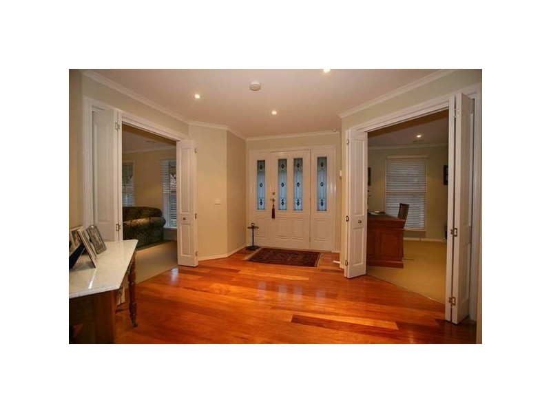 3 The Oval, Berwick VIC 3806