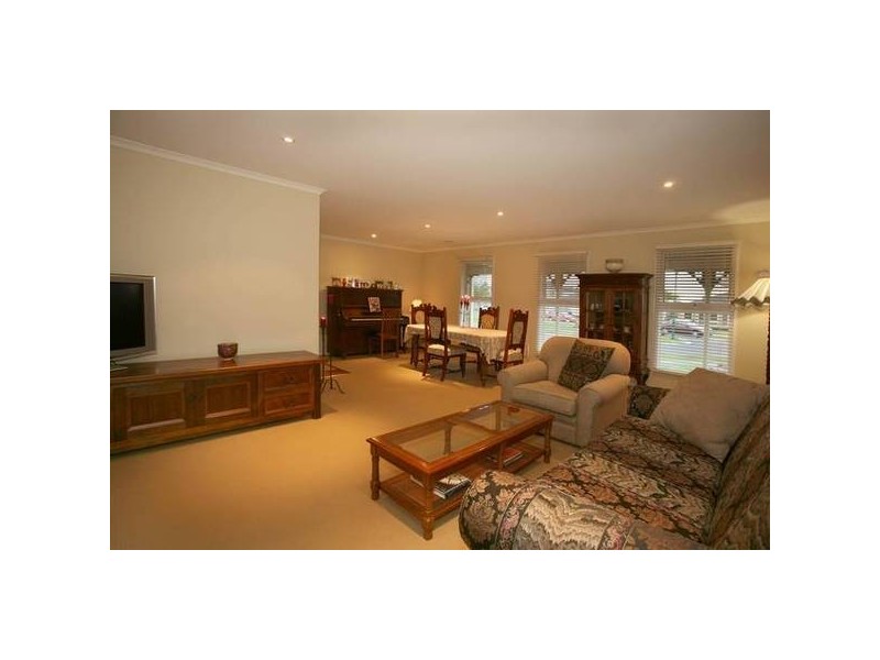 3 The Oval, Berwick VIC 3806