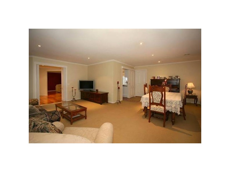 3 The Oval, Berwick VIC 3806