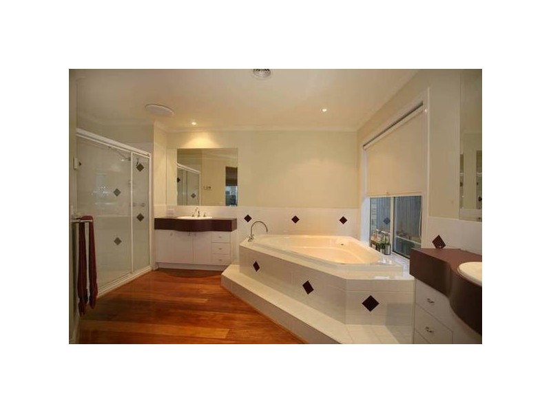3 The Oval, Berwick VIC 3806