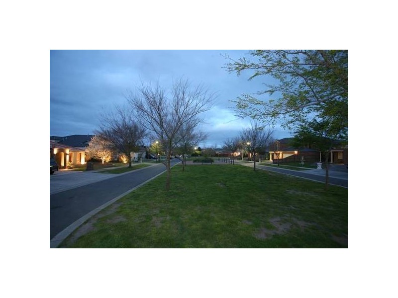3 The Oval, Berwick VIC 3806