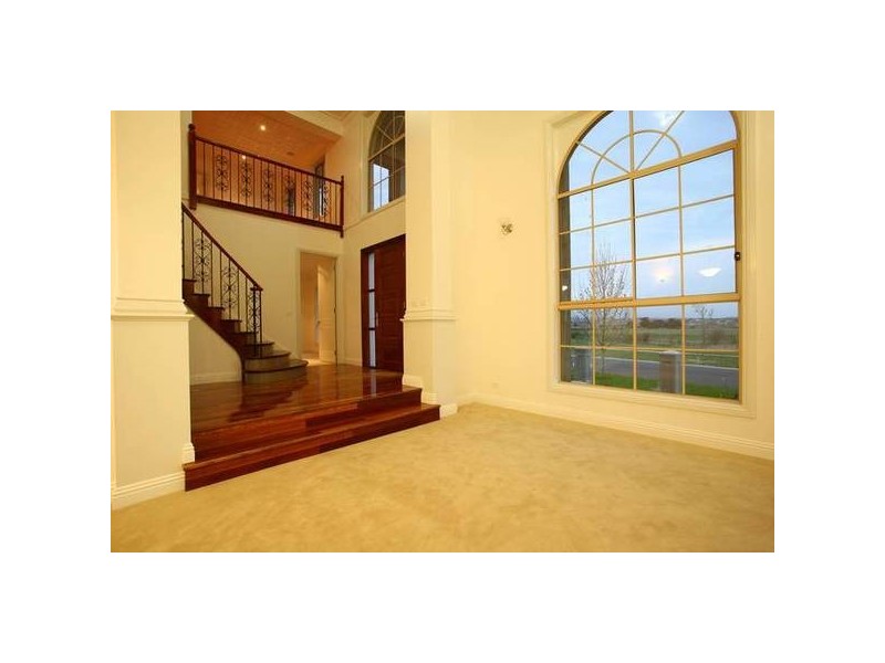 11 Oxford Court, Narre Warren South VIC 3805