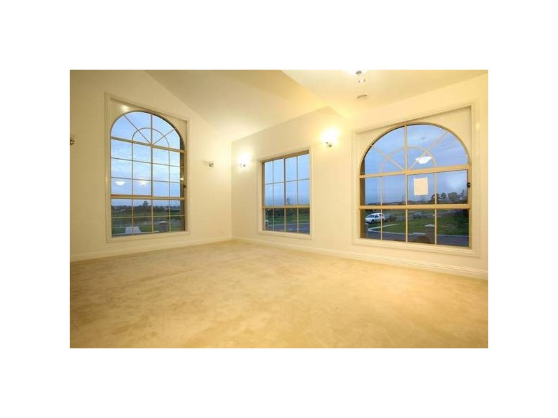 11 Oxford Court, Narre Warren South VIC 3805