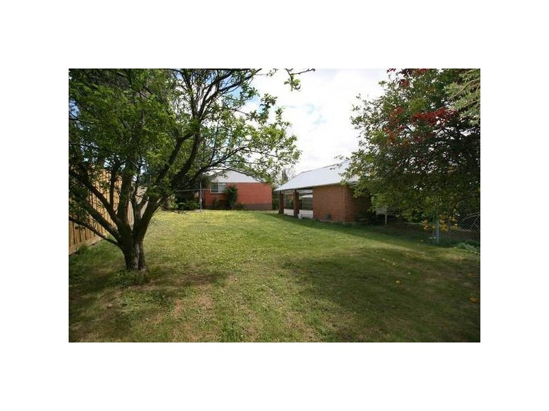 42 Charles Avenue, Hallam VIC 3803