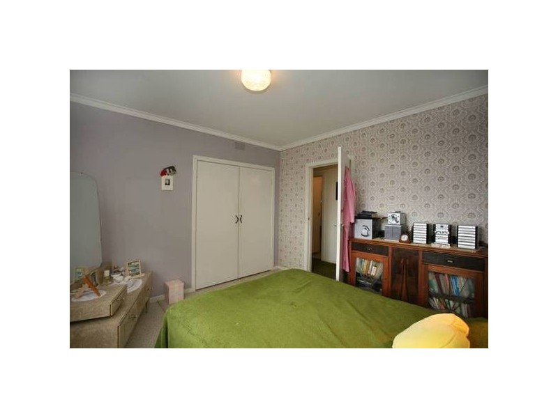 42 Charles Avenue, Hallam VIC 3803