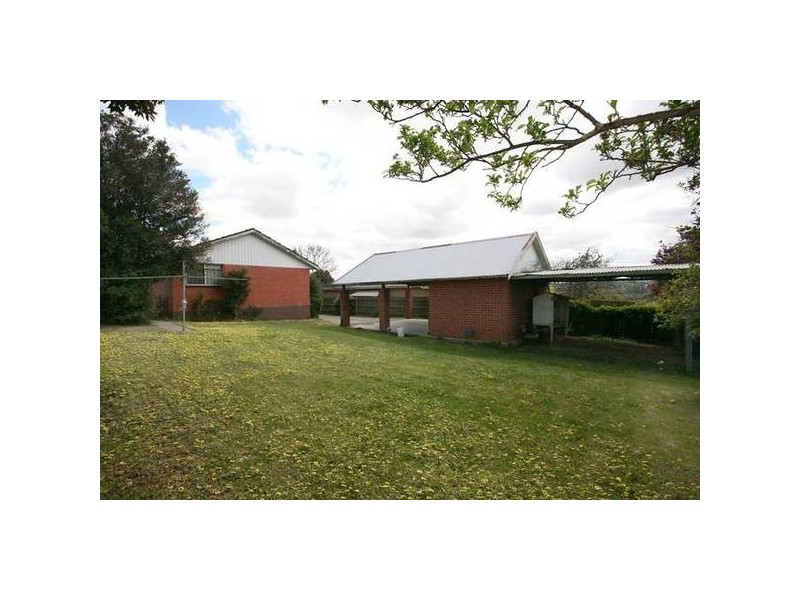 42 Charles Avenue, Hallam VIC 3803