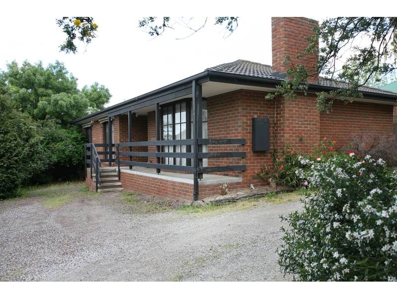 13 Howitt Court, Berwick VIC 3806
