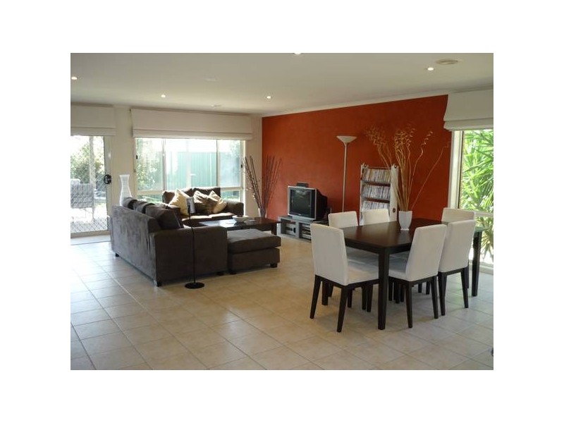 53 Sherwood Drive, Narre Warren South VIC 3805