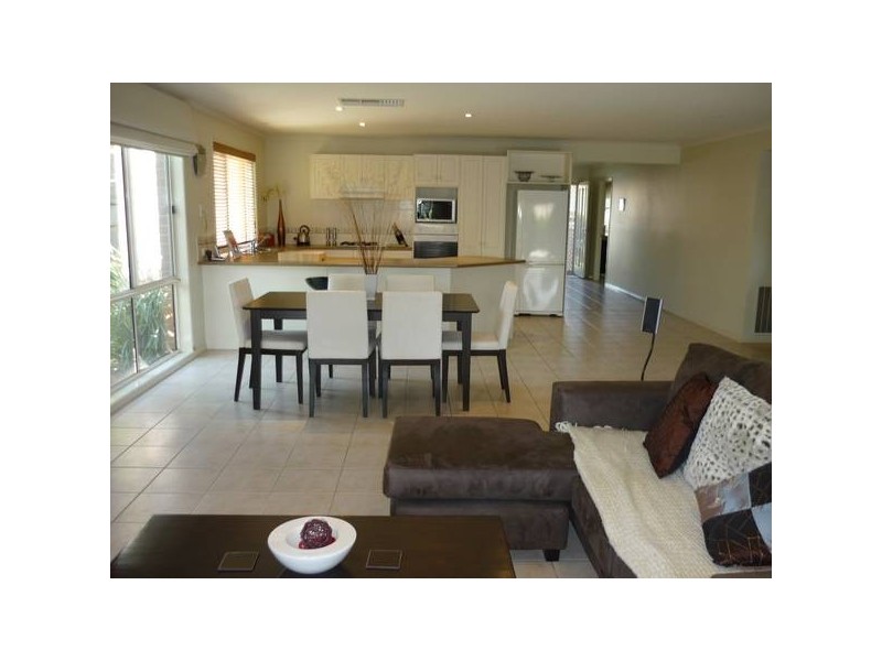 53 Sherwood Drive, Narre Warren South VIC 3805