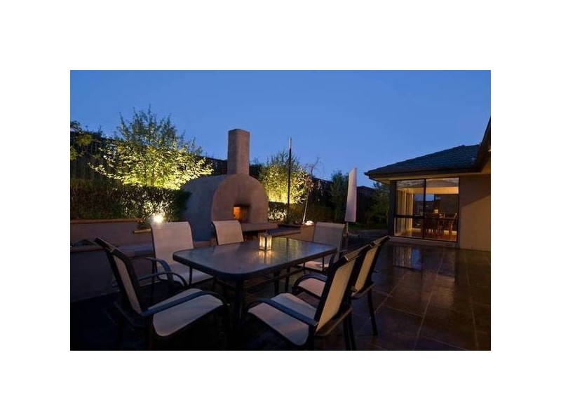 31 Pevensey Drive, Narre Warren South VIC 3805