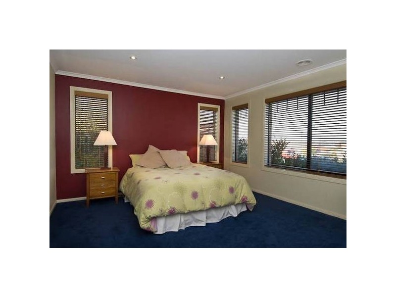 31 Pevensey Drive, Narre Warren South VIC 3805