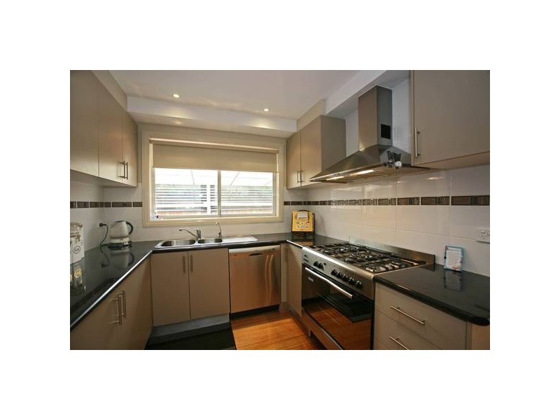 30 Fountain Drive, Narre Warren VIC 3805