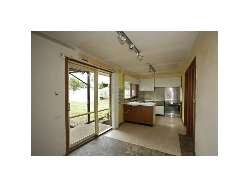 32 Millswyn Avenue, Hampton Park VIC 3976