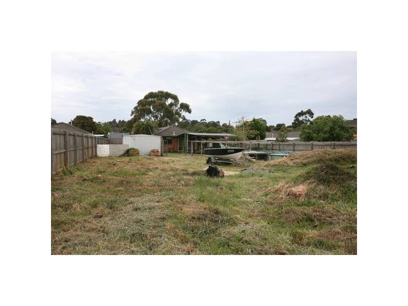 32 Millswyn Avenue, Hampton Park VIC 3976