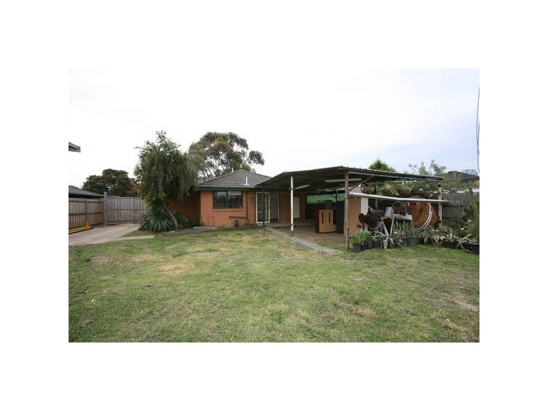 32 Millswyn Avenue, Hampton Park VIC 3976