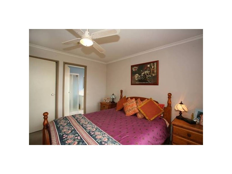 12 Raneen Place, Berwick VIC 3806