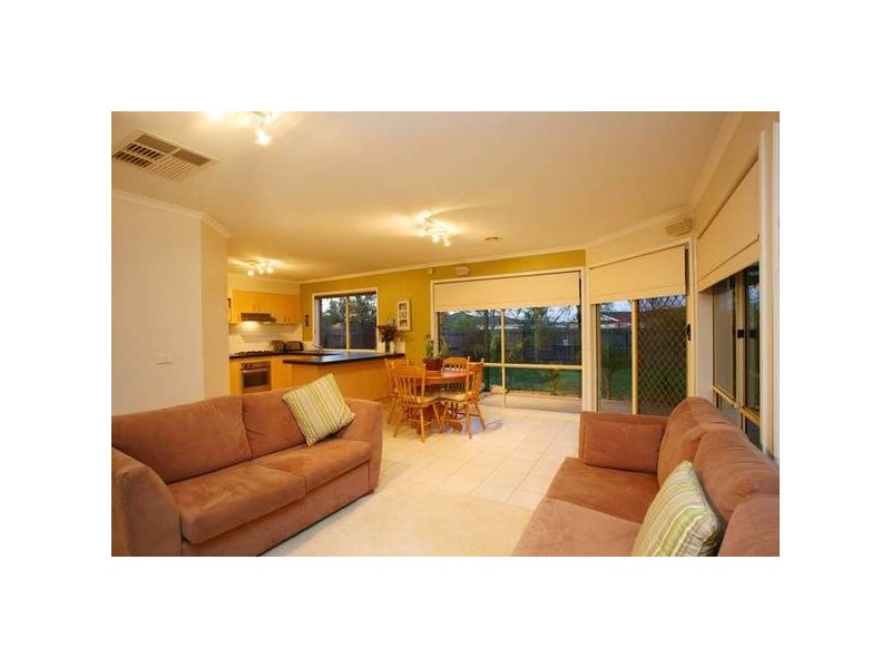 13 Langbourne Drive, Narre Warren South VIC 3805